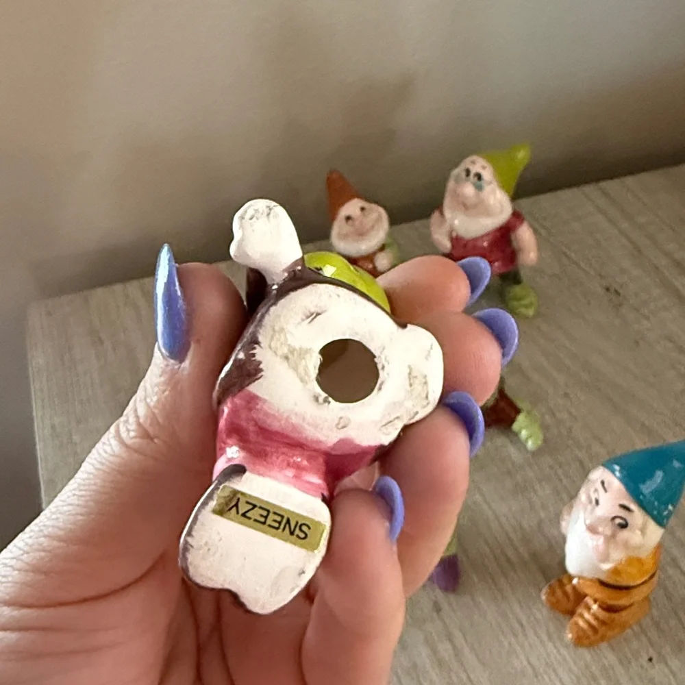 Disney Snow White and the Seven Dwarfs Figurines Set - Picture 5 of 6